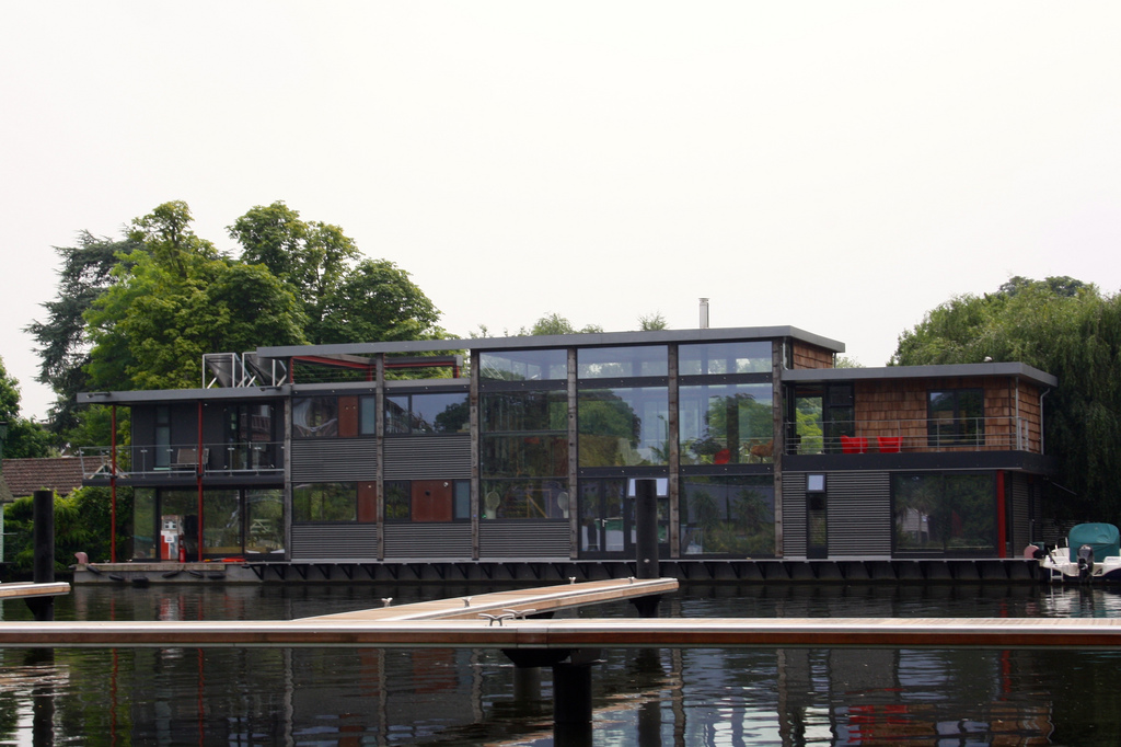 Floating house in Taggs Island