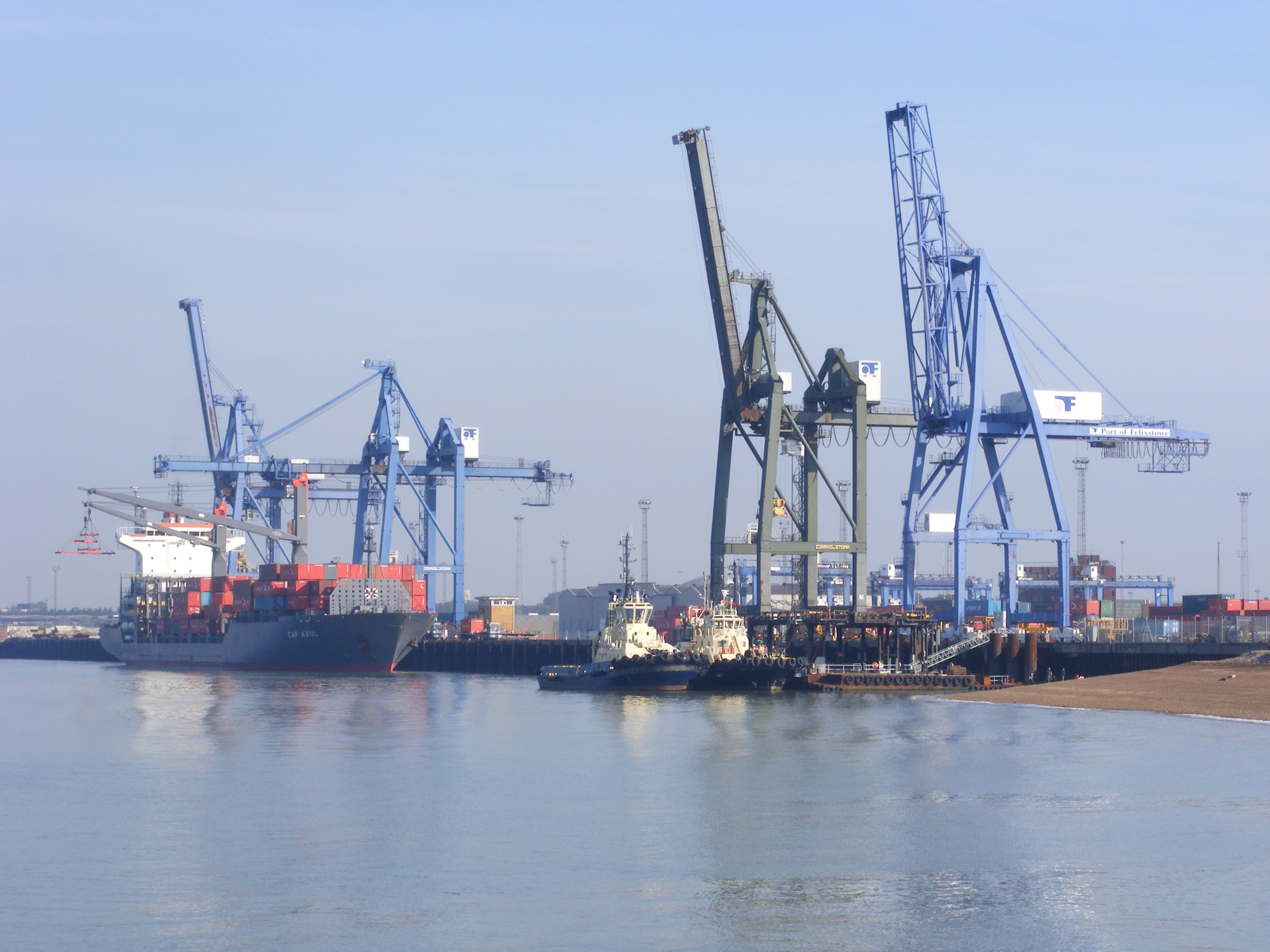 Felixstowe_Container_Port_-_geograph.org.uk_-_1733682 (1)